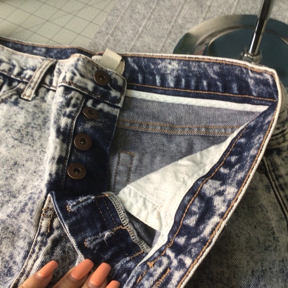 Forever 21 Distress Shorts - Picture 5 of 9